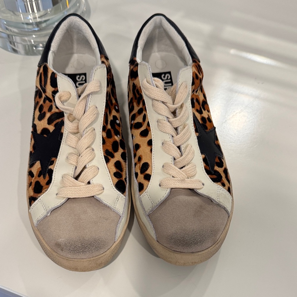 GOLDEN GOOSE leopard calf skin Animal Print Sneakers with Black Star